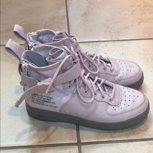 Air Force One Mid. “Goddess of Victory”